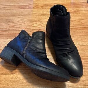 BareTraps Sam bootie vegan black suede ankle boots women’s (US) size 8.5M